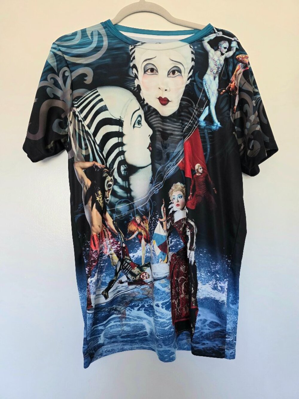 Cirque du Soleil “O” Las Vegas Graphic Photo T-Shirt Women Size XL Short Sleeve